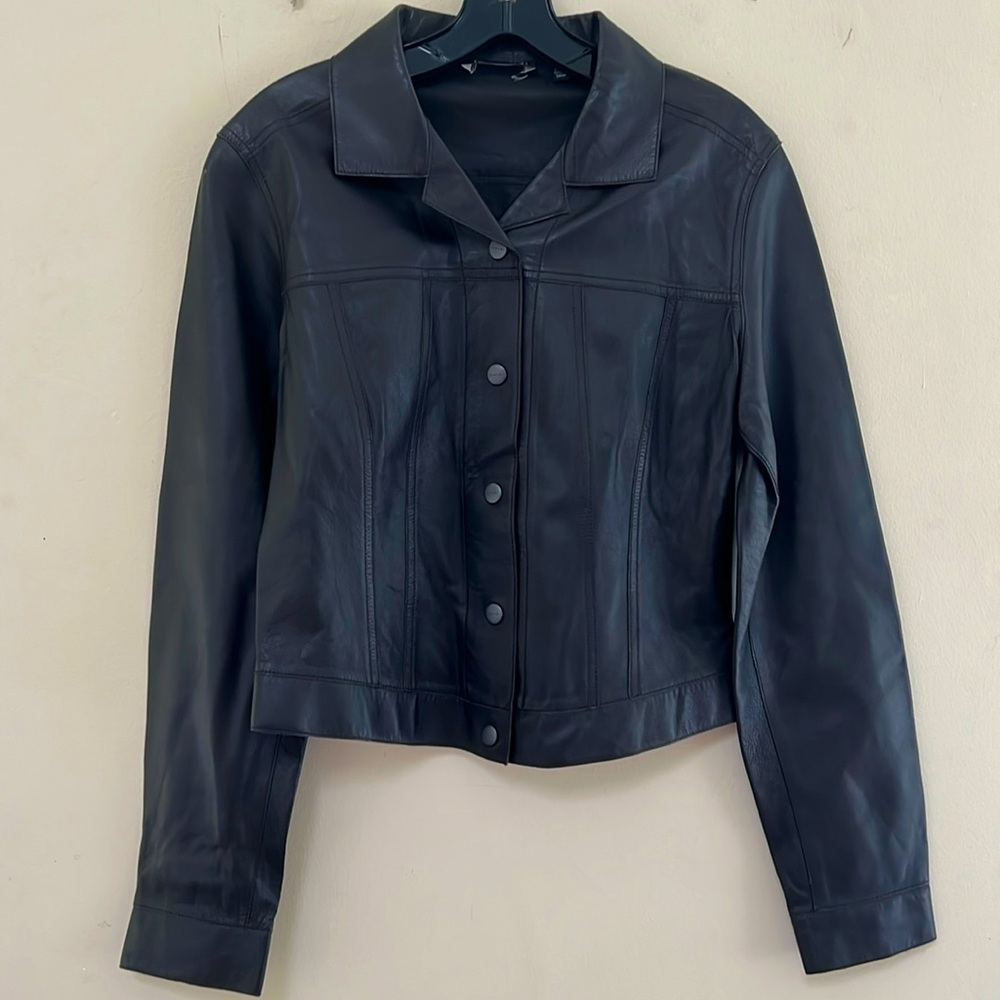 TAHARI leather Jacket shorter cropped• Size 2 • Dark Brown